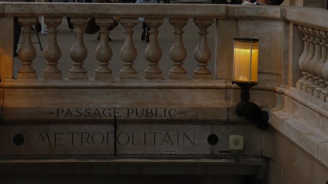 オランジュリーの最寄駅の前。楽なアクセ