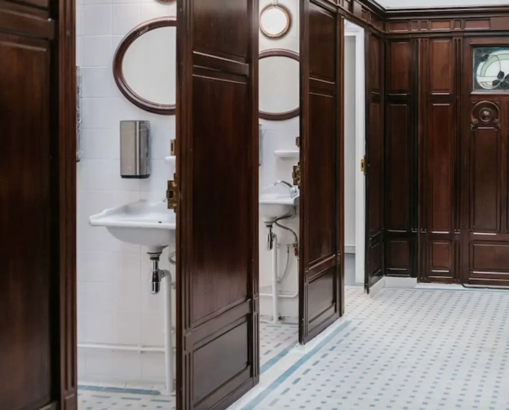 マドレーヌ広場のラトリン