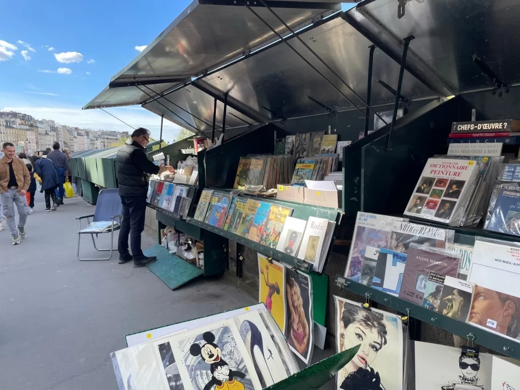 ブキニスト（Bouquinistes）