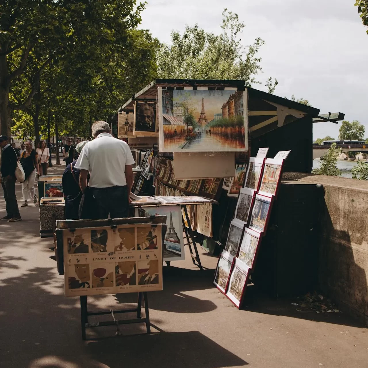 900個の緑色のボックスが3kmにわたって設置。