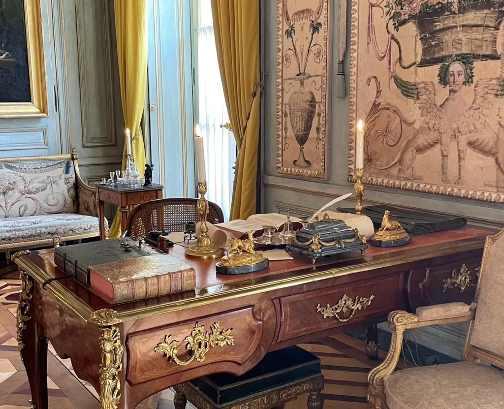 王室家具倉庫の監督官のアパートメント2